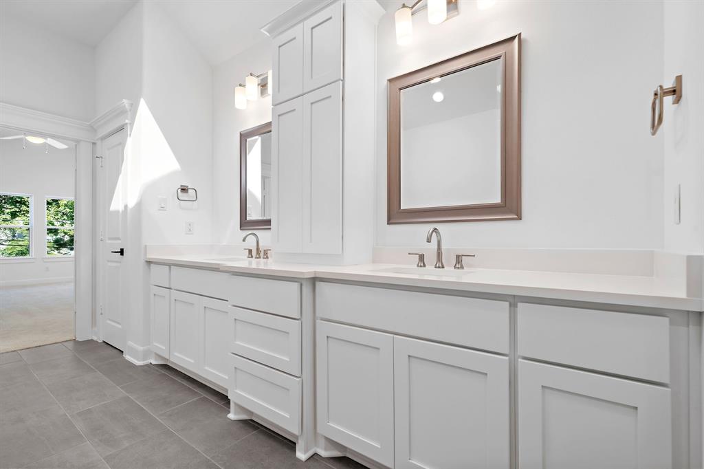 324 2 28th Street, Houston, Texas 77008, 3 Bedrooms Bedrooms, 8 Rooms Rooms,2 BathroomsBathrooms,Single-family,For Sale,28th,82185323