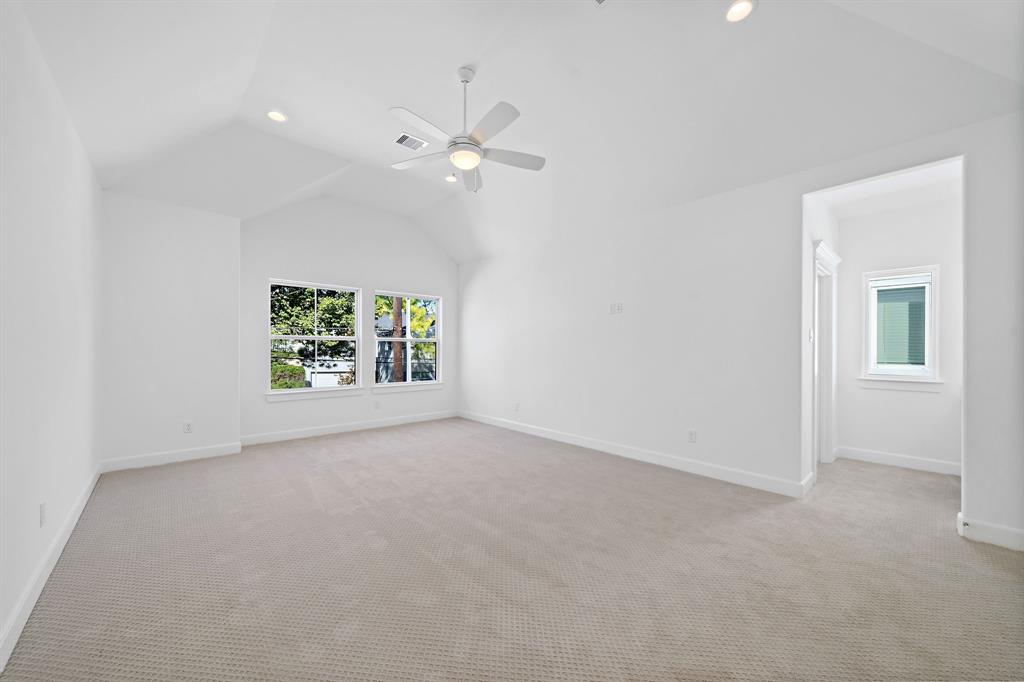 324 2 28th Street, Houston, Texas 77008, 3 Bedrooms Bedrooms, 8 Rooms Rooms,2 BathroomsBathrooms,Single-family,For Sale,28th,82185323