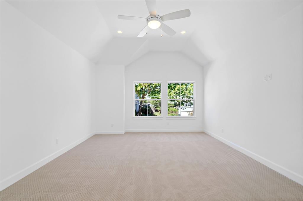 324 2 28th Street, Houston, Texas 77008, 3 Bedrooms Bedrooms, 8 Rooms Rooms,2 BathroomsBathrooms,Single-family,For Sale,28th,82185323