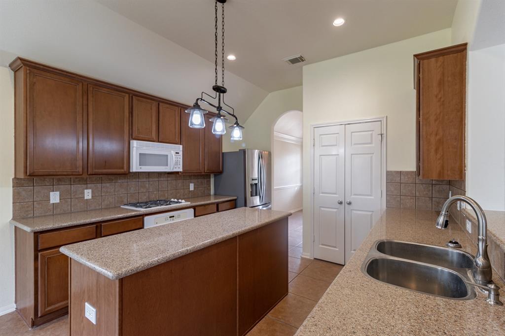 16018 2 Snowny Hills Drive, Cypress, Texas 77429, 4 Bedrooms Bedrooms, 4 Rooms Rooms,4 BathroomsBathrooms,Single-family,For Sale,Snowny Hills,77160361