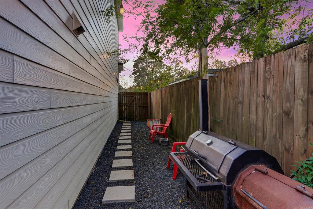 1414 2 Aldrich Street, Houston, Texas 77055, 4 Bedrooms Bedrooms, 12 Rooms Rooms,3 BathroomsBathrooms,Single-family,For Sale,Aldrich,55581759
