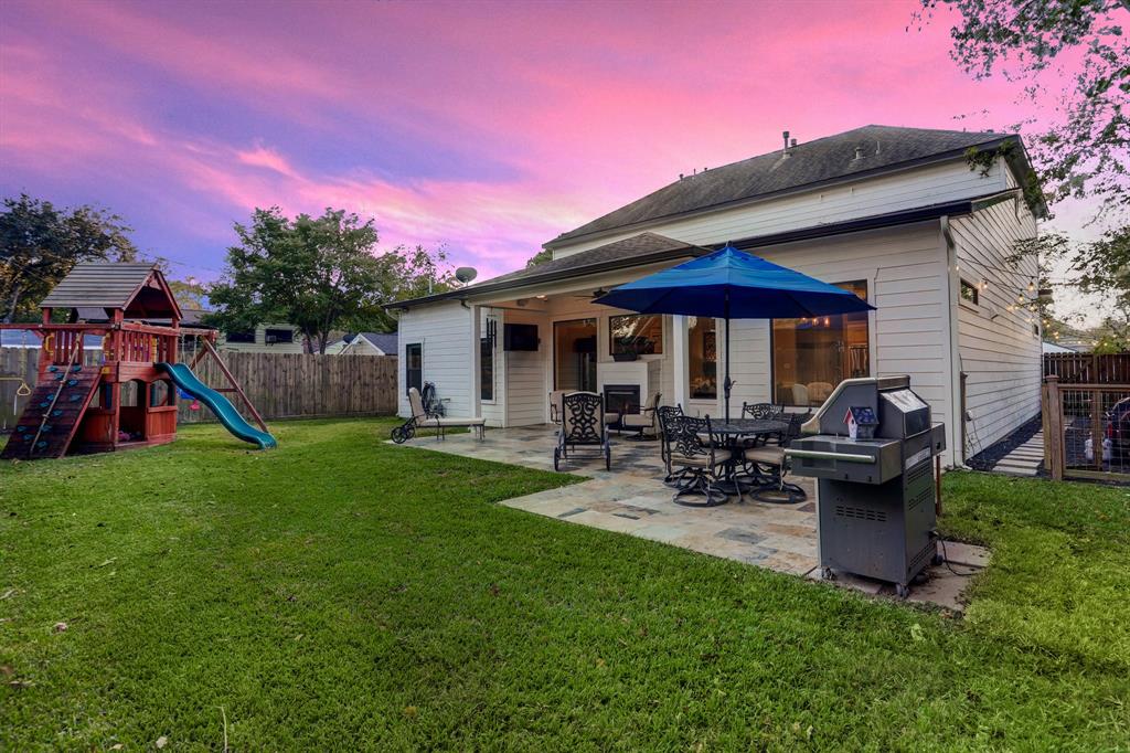 1414 2 Aldrich Street, Houston, Texas 77055, 4 Bedrooms Bedrooms, 12 Rooms Rooms,3 BathroomsBathrooms,Single-family,For Sale,Aldrich,55581759