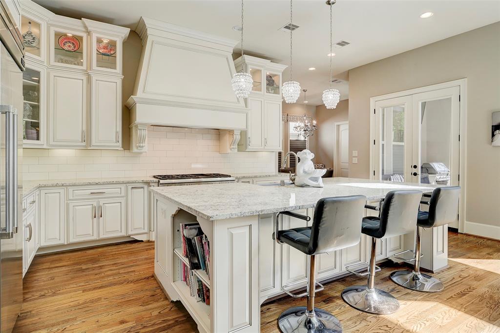 1303 2 Westview Garden Court, Houston, Texas 77055, 5 Bedrooms Bedrooms, 14 Rooms Rooms,5 BathroomsBathrooms,Single-family,For Sale,Westview Garden,52650414