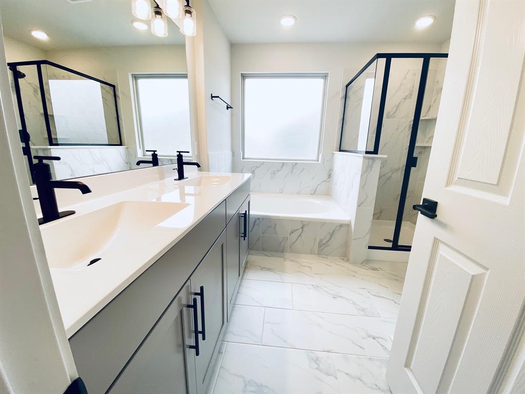 5135 2 Aedan Oak, Houston, Texas 77018, 3 Bedrooms Bedrooms, 6 Rooms Rooms,2 BathroomsBathrooms,Single-family,For Sale,Aedan Oak,77450472