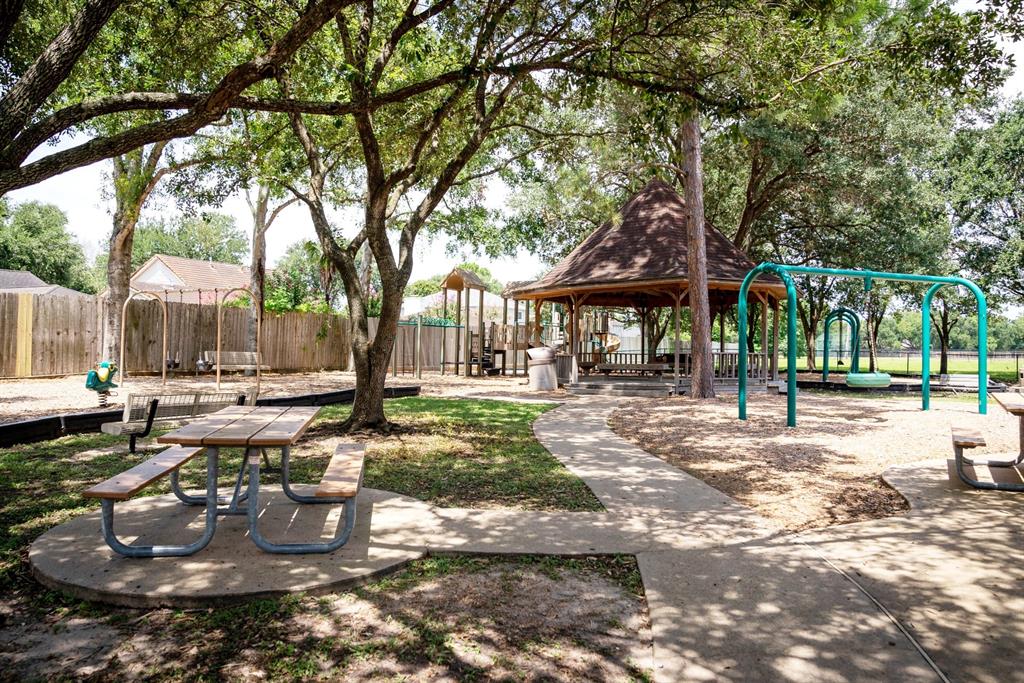 3115 2 Groveshire Court, Sugar Land, Texas 77478, 4 Bedrooms Bedrooms, 8 Rooms Rooms,2 BathroomsBathrooms,Single-family,For Sale,Groveshire,84674706
