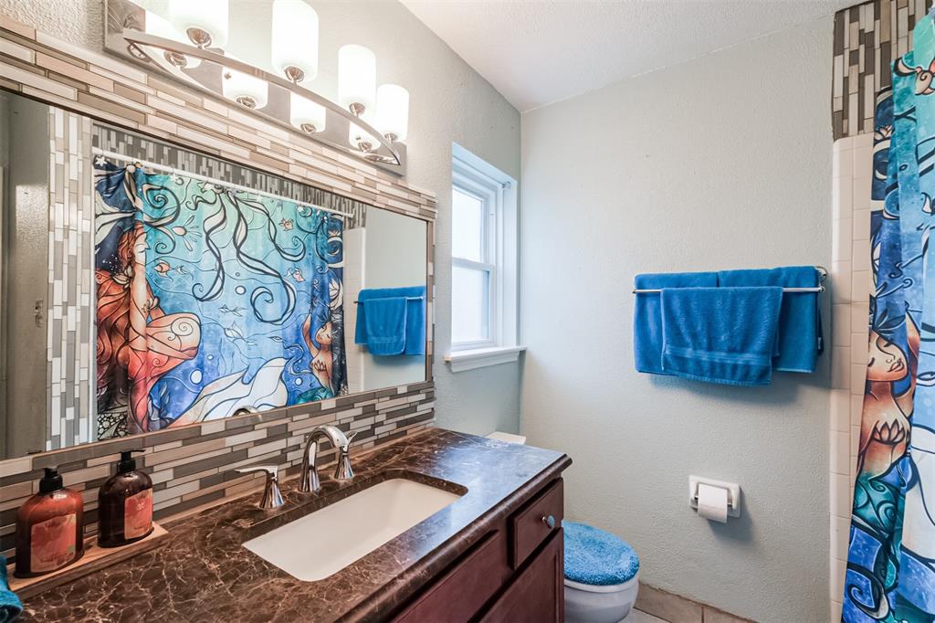 9203 1 Blankenship Drive, Houston, Texas 77080, 4 Bedrooms Bedrooms, 8 Rooms Rooms,2 BathroomsBathrooms,Single-family,For Sale,Blankenship,65112454