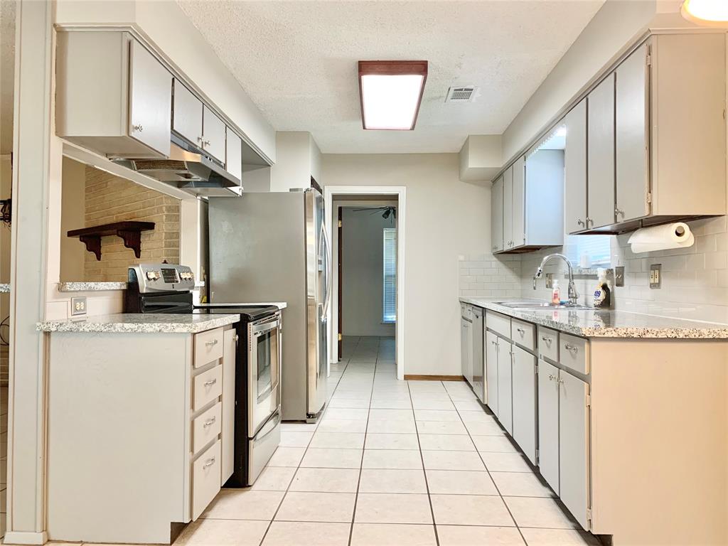 9203 1 Blankenship Drive, Houston, Texas 77080, 4 Bedrooms Bedrooms, 8 Rooms Rooms,2 BathroomsBathrooms,Single-family,For Sale,Blankenship,65112454
