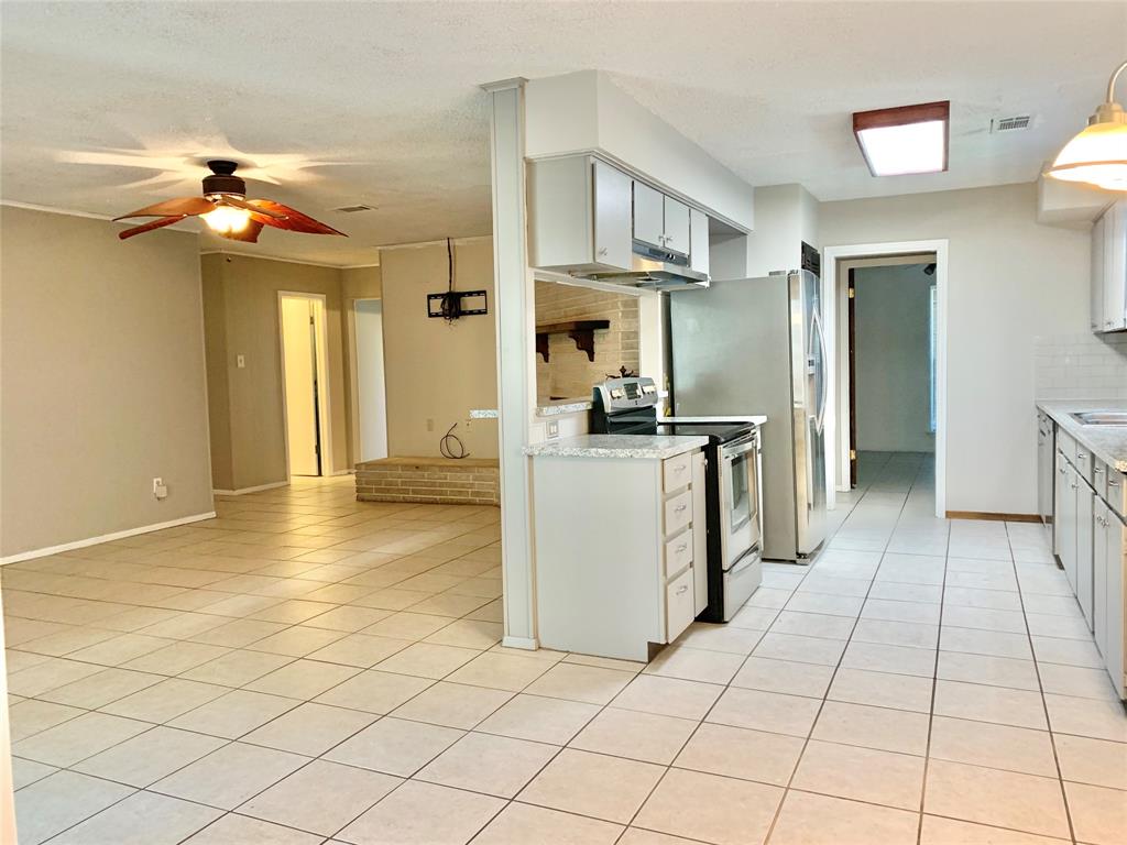9203 1 Blankenship Drive, Houston, Texas 77080, 4 Bedrooms Bedrooms, 8 Rooms Rooms,2 BathroomsBathrooms,Single-family,For Sale,Blankenship,65112454