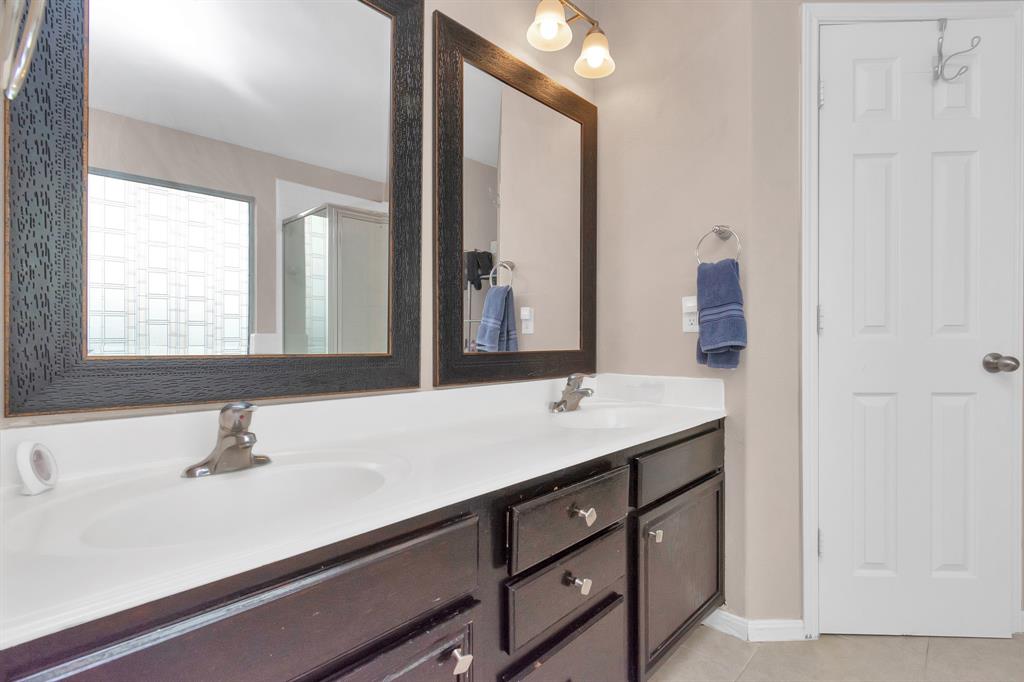 25319 2 Sierra Woods Lane, Katy, Texas 77494, 3 Bedrooms Bedrooms, 7 Rooms Rooms,2 BathroomsBathrooms,Single-family,For Sale,Sierra Woods,55371045