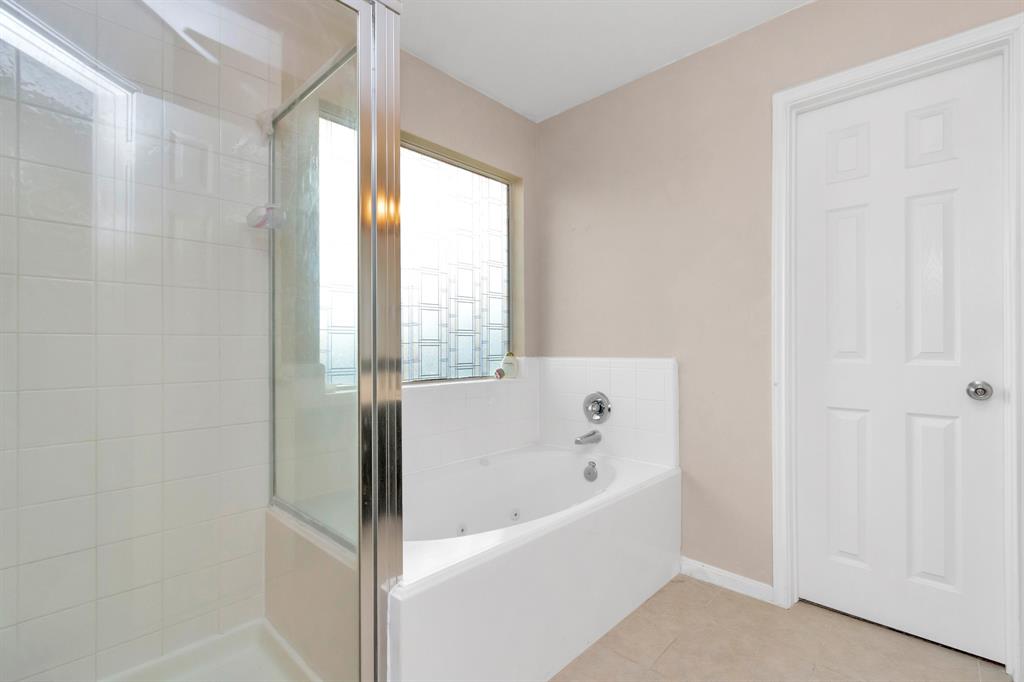 25319 2 Sierra Woods Lane, Katy, Texas 77494, 3 Bedrooms Bedrooms, 7 Rooms Rooms,2 BathroomsBathrooms,Single-family,For Sale,Sierra Woods,55371045