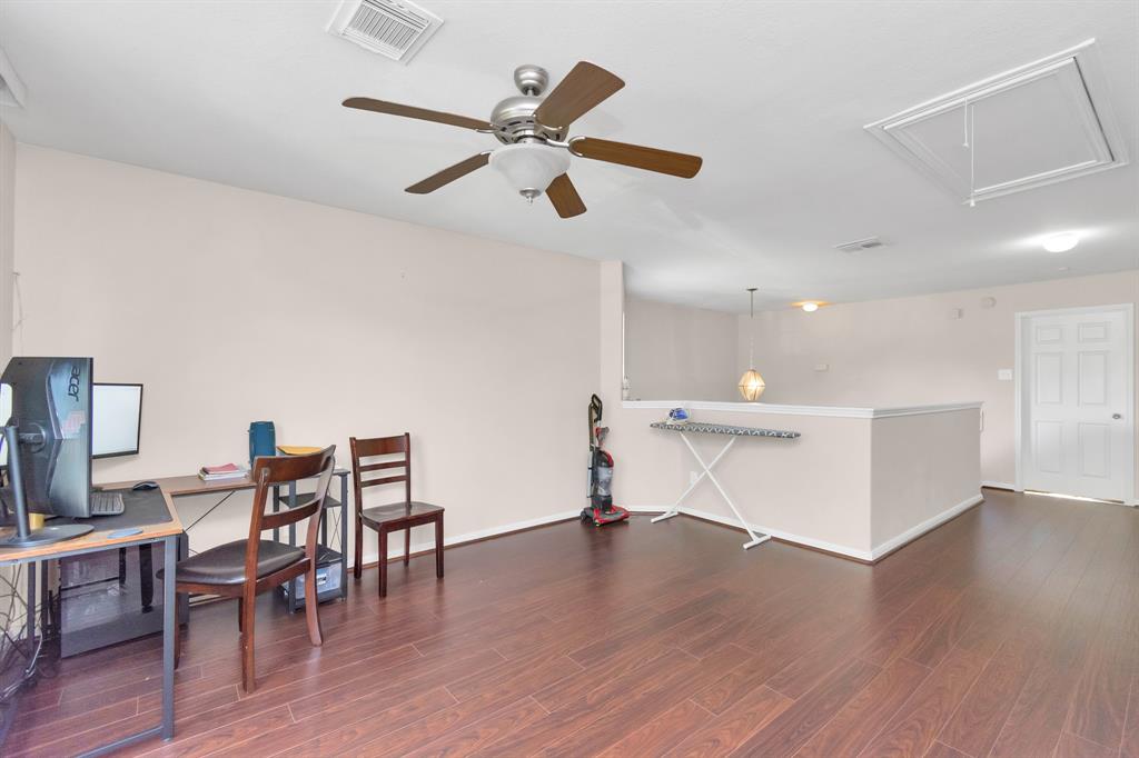 25319 2 Sierra Woods Lane, Katy, Texas 77494, 3 Bedrooms Bedrooms, 7 Rooms Rooms,2 BathroomsBathrooms,Single-family,For Sale,Sierra Woods,55371045