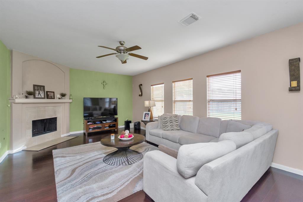 25319 2 Sierra Woods Lane, Katy, Texas 77494, 3 Bedrooms Bedrooms, 7 Rooms Rooms,2 BathroomsBathrooms,Single-family,For Sale,Sierra Woods,55371045
