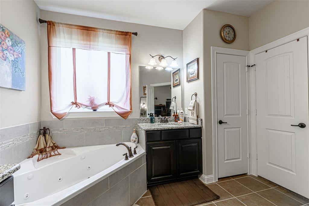 18 2 Brookefield Circle, Magnolia, Texas 77355, 3 Bedrooms Bedrooms, 5 Rooms Rooms,3 BathroomsBathrooms,Single-family,For Sale,Brookefield,66157789