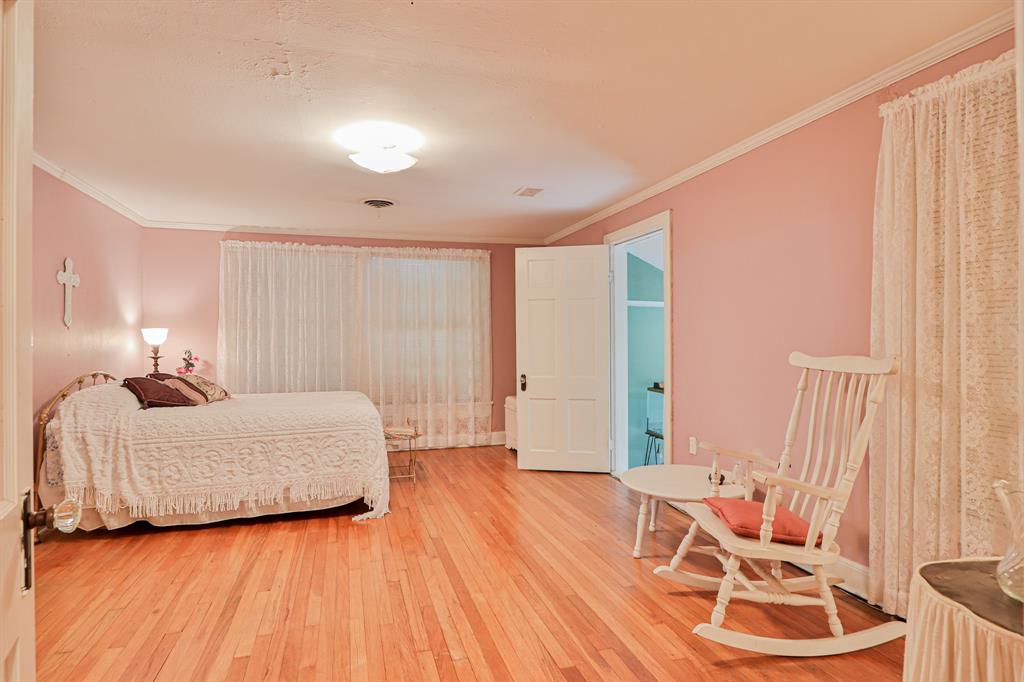 1118 2 Cedar Street, Angleton, Texas 77515, 3 Bedrooms Bedrooms, 6 Rooms Rooms,2 BathroomsBathrooms,Single-family,For Sale,Cedar,80526780