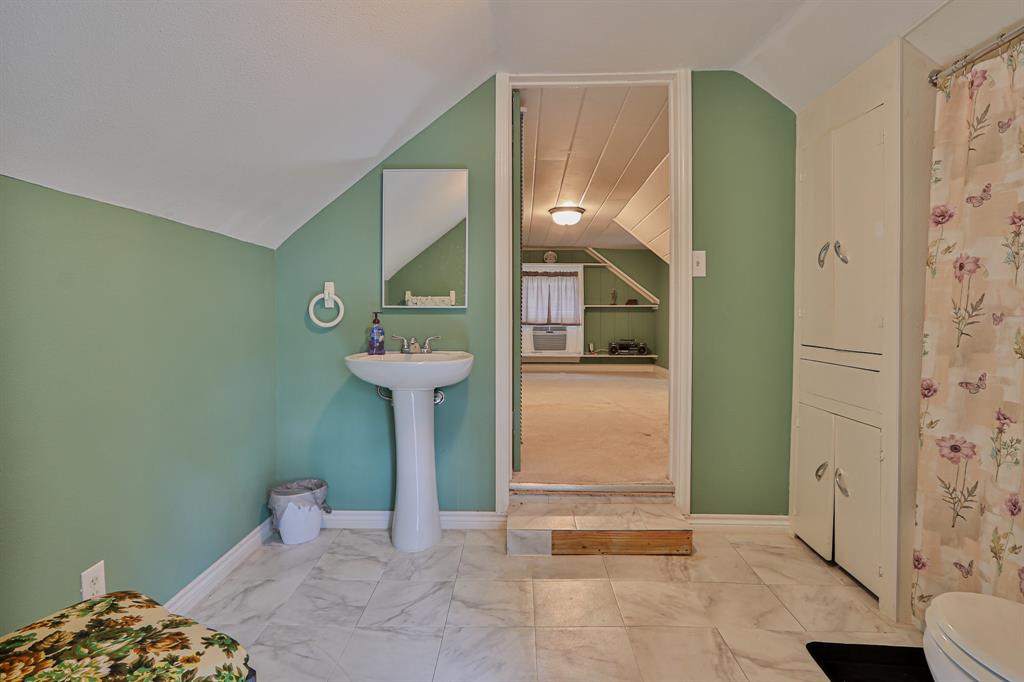 1118 2 Cedar Street, Angleton, Texas 77515, 3 Bedrooms Bedrooms, 6 Rooms Rooms,2 BathroomsBathrooms,Single-family,For Sale,Cedar,80526780