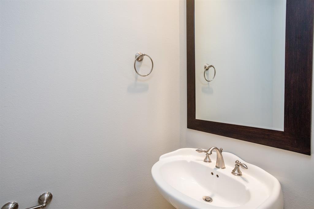 1705 4 Edwards Street, Houston, Texas 77007, 3 Bedrooms Bedrooms, 5 Rooms Rooms,3 BathroomsBathrooms,Single-family,For Sale,Edwards,55786163