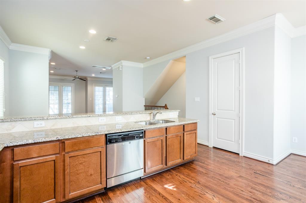 1705 4 Edwards Street, Houston, Texas 77007, 3 Bedrooms Bedrooms, 5 Rooms Rooms,3 BathroomsBathrooms,Single-family,For Sale,Edwards,55786163