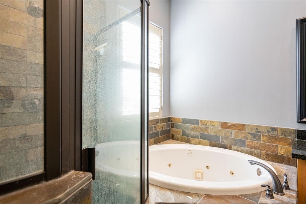 5008 2 Schuler Street, Houston, Texas 77007, 3 Bedrooms Bedrooms, 3 Rooms Rooms,2 BathroomsBathrooms,Single-family,For Sale,Schuler,52780186