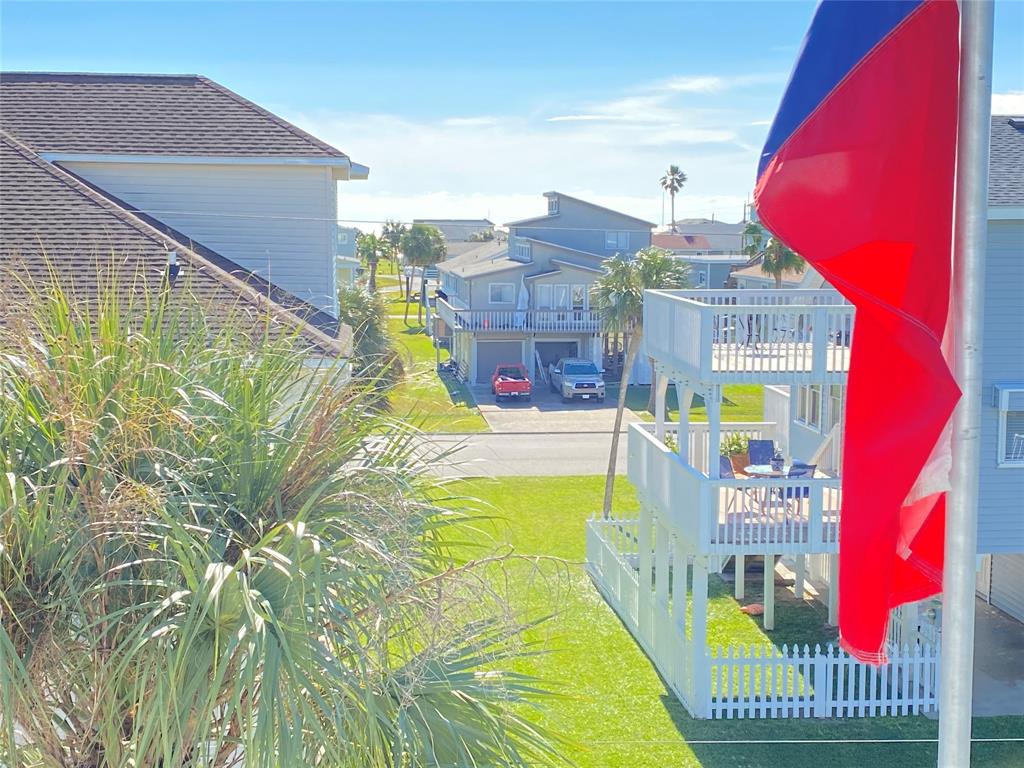 13663 2 Mutiny Lane, Galveston, Texas 77554, 3 Bedrooms Bedrooms, 6 Rooms Rooms,2 BathroomsBathrooms,Single-family,For Sale,Mutiny,62960826