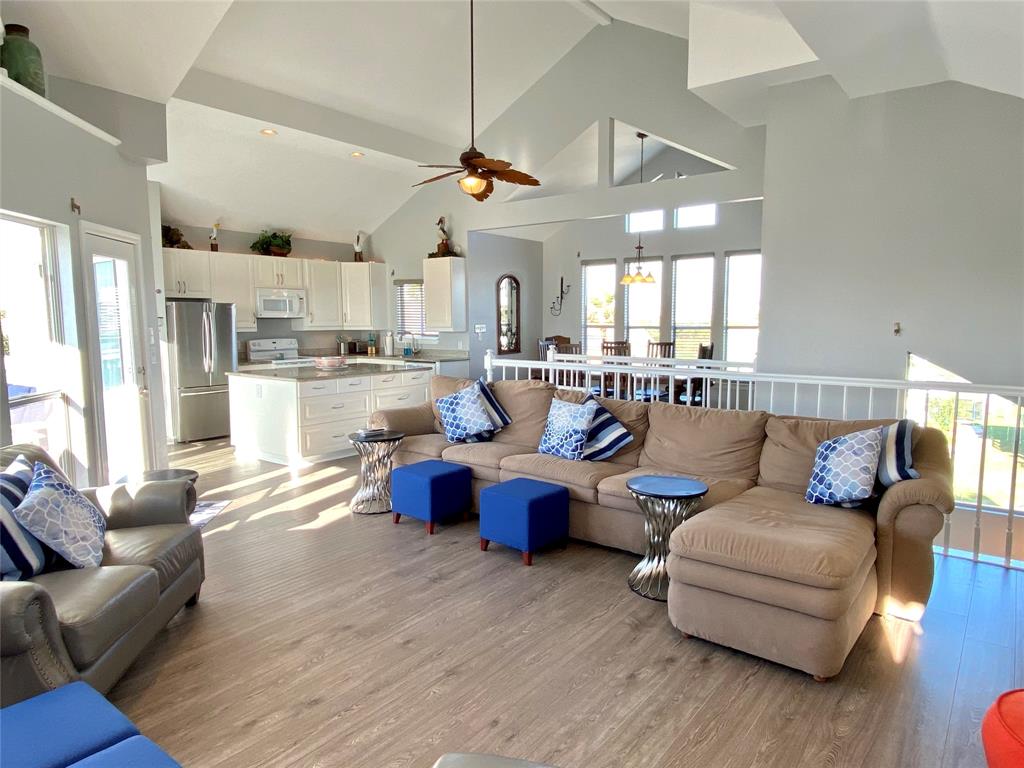 13663 2 Mutiny Lane, Galveston, Texas 77554, 3 Bedrooms Bedrooms, 6 Rooms Rooms,2 BathroomsBathrooms,Single-family,For Sale,Mutiny,62960826