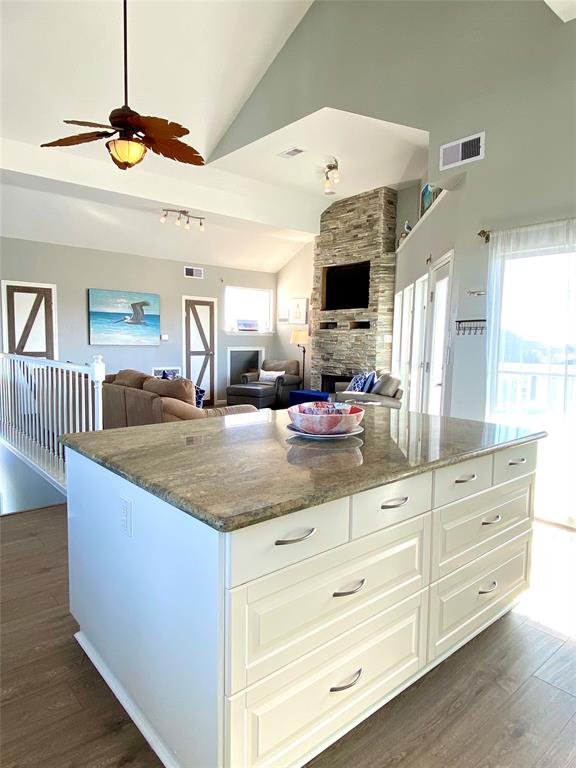 13663 2 Mutiny Lane, Galveston, Texas 77554, 3 Bedrooms Bedrooms, 6 Rooms Rooms,2 BathroomsBathrooms,Single-family,For Sale,Mutiny,62960826