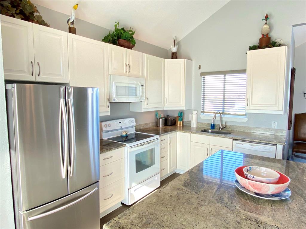 13663 2 Mutiny Lane, Galveston, Texas 77554, 3 Bedrooms Bedrooms, 6 Rooms Rooms,2 BathroomsBathrooms,Single-family,For Sale,Mutiny,62960826