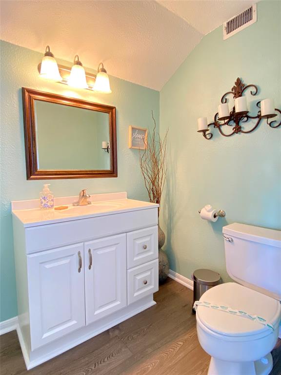 13663 2 Mutiny Lane, Galveston, Texas 77554, 3 Bedrooms Bedrooms, 6 Rooms Rooms,2 BathroomsBathrooms,Single-family,For Sale,Mutiny,62960826