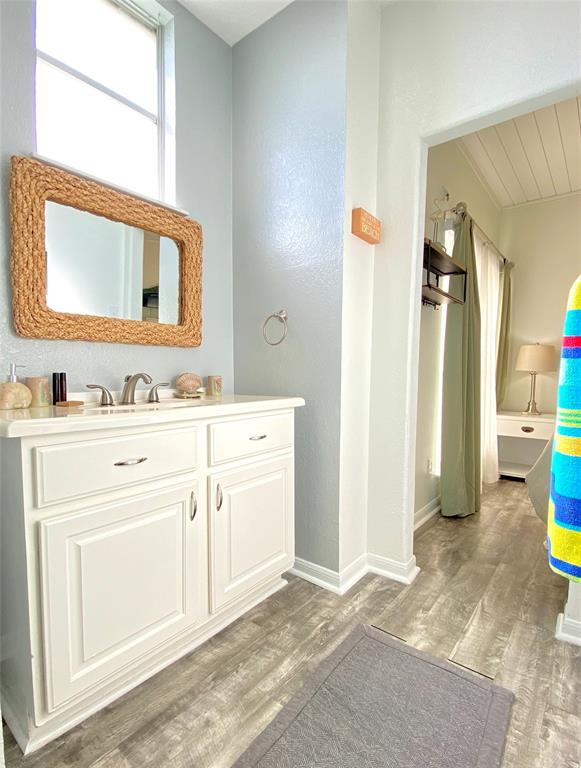 13663 2 Mutiny Lane, Galveston, Texas 77554, 3 Bedrooms Bedrooms, 6 Rooms Rooms,2 BathroomsBathrooms,Single-family,For Sale,Mutiny,62960826