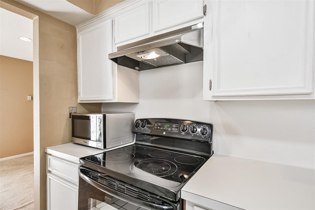 4404 2 Basswood Lane, Bellaire, Texas 77401, 3 Bedrooms Bedrooms, 7 Rooms Rooms,2 BathroomsBathrooms,Single-family,For Sale,Basswood,80721793