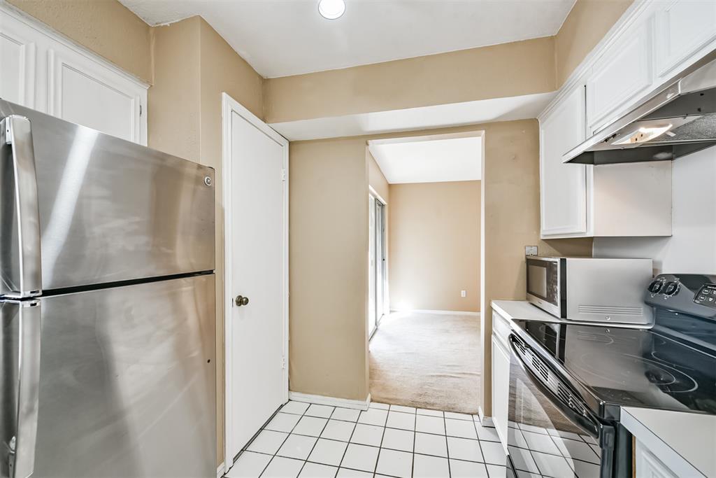 4404 2 Basswood Lane, Bellaire, Texas 77401, 3 Bedrooms Bedrooms, 7 Rooms Rooms,2 BathroomsBathrooms,Single-family,For Sale,Basswood,80721793