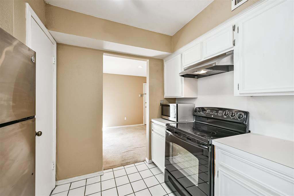 4404 2 Basswood Lane, Bellaire, Texas 77401, 3 Bedrooms Bedrooms, 7 Rooms Rooms,2 BathroomsBathrooms,Single-family,For Sale,Basswood,80721793