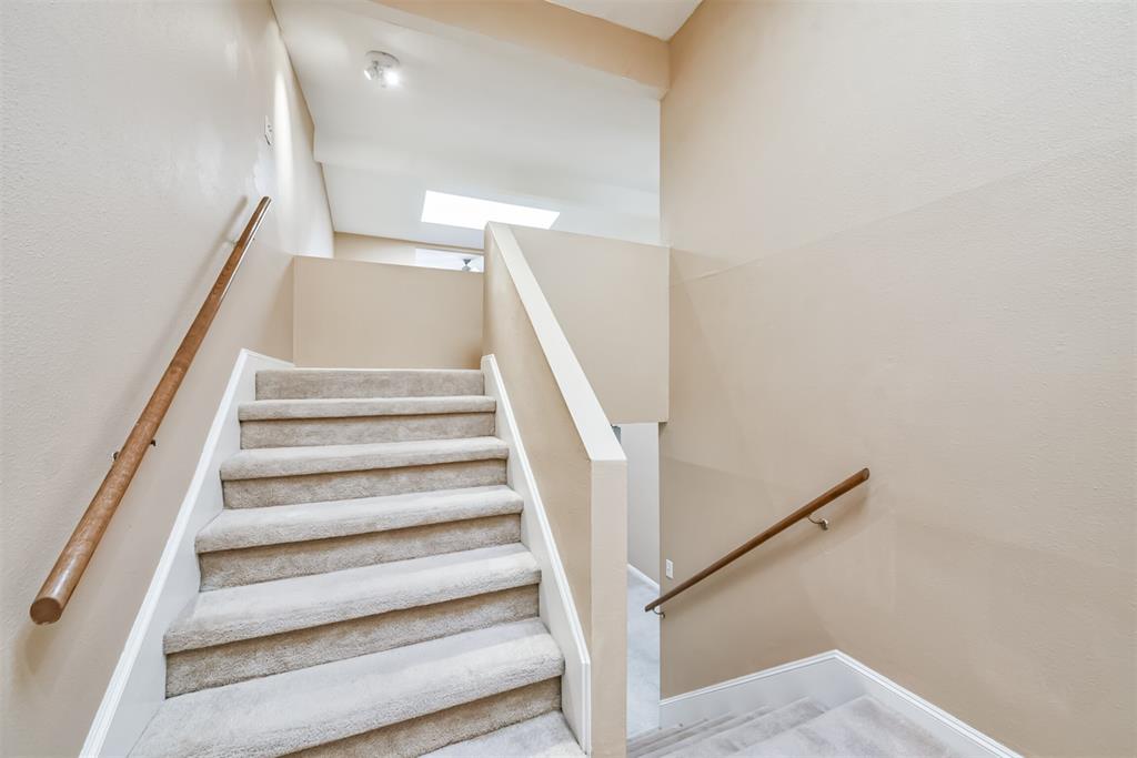 4404 2 Basswood Lane, Bellaire, Texas 77401, 3 Bedrooms Bedrooms, 7 Rooms Rooms,2 BathroomsBathrooms,Single-family,For Sale,Basswood,80721793
