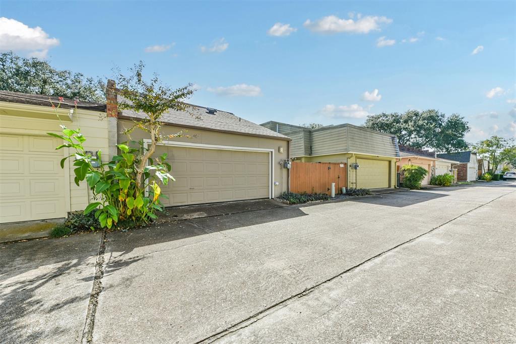 4404 2 Basswood Lane, Bellaire, Texas 77401, 3 Bedrooms Bedrooms, 7 Rooms Rooms,2 BathroomsBathrooms,Single-family,For Sale,Basswood,80721793