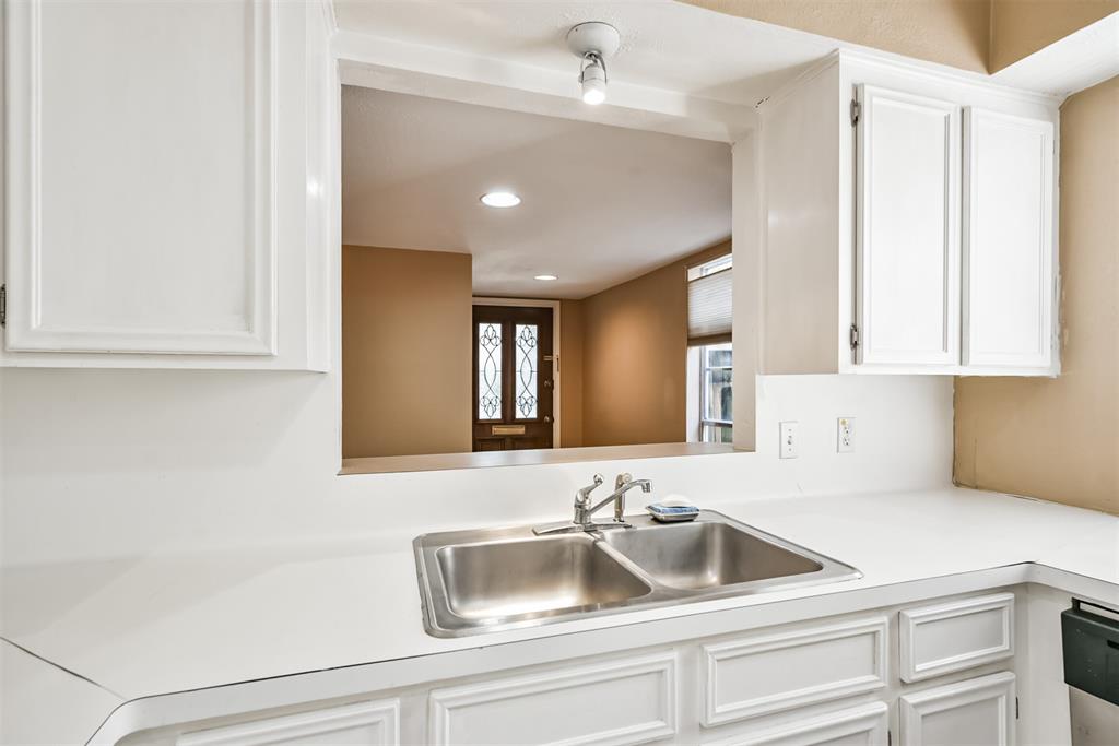 4404 2 Basswood Lane, Bellaire, Texas 77401, 3 Bedrooms Bedrooms, 7 Rooms Rooms,2 BathroomsBathrooms,Single-family,For Sale,Basswood,80721793