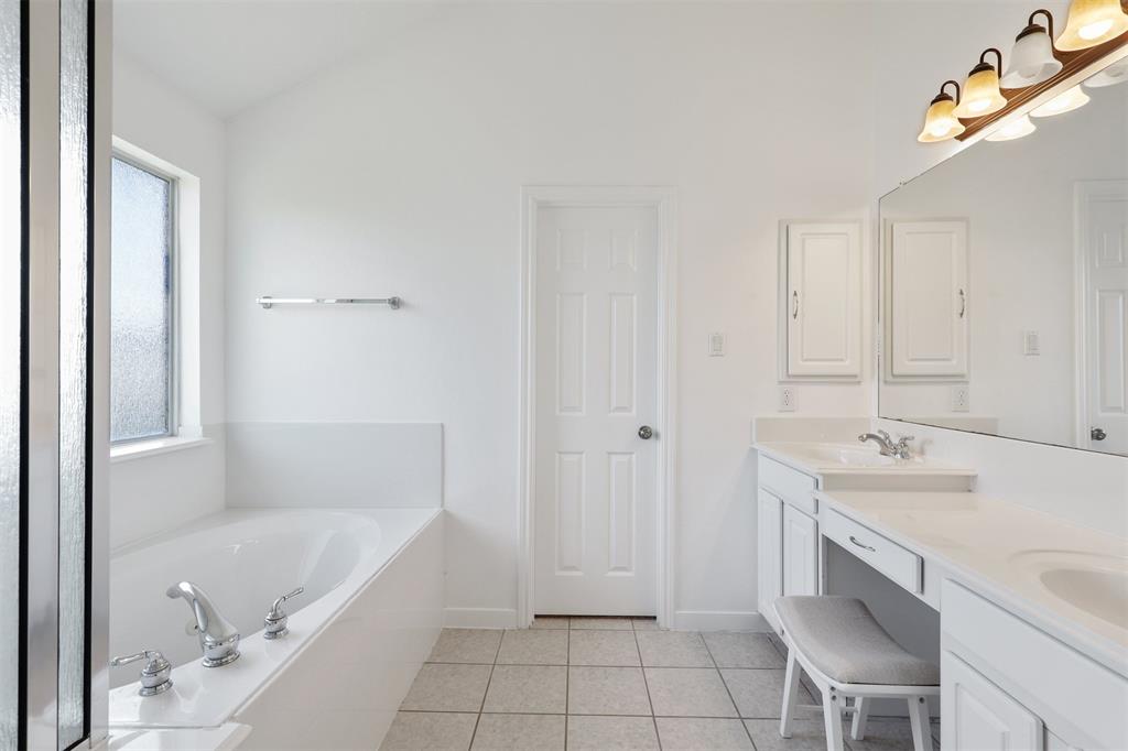 2205 2 Rocky Cove Court, Pearland, Texas 77584, 4 Bedrooms Bedrooms, 12 Rooms Rooms,2 BathroomsBathrooms,Single-family,For Sale,Rocky Cove,62582825