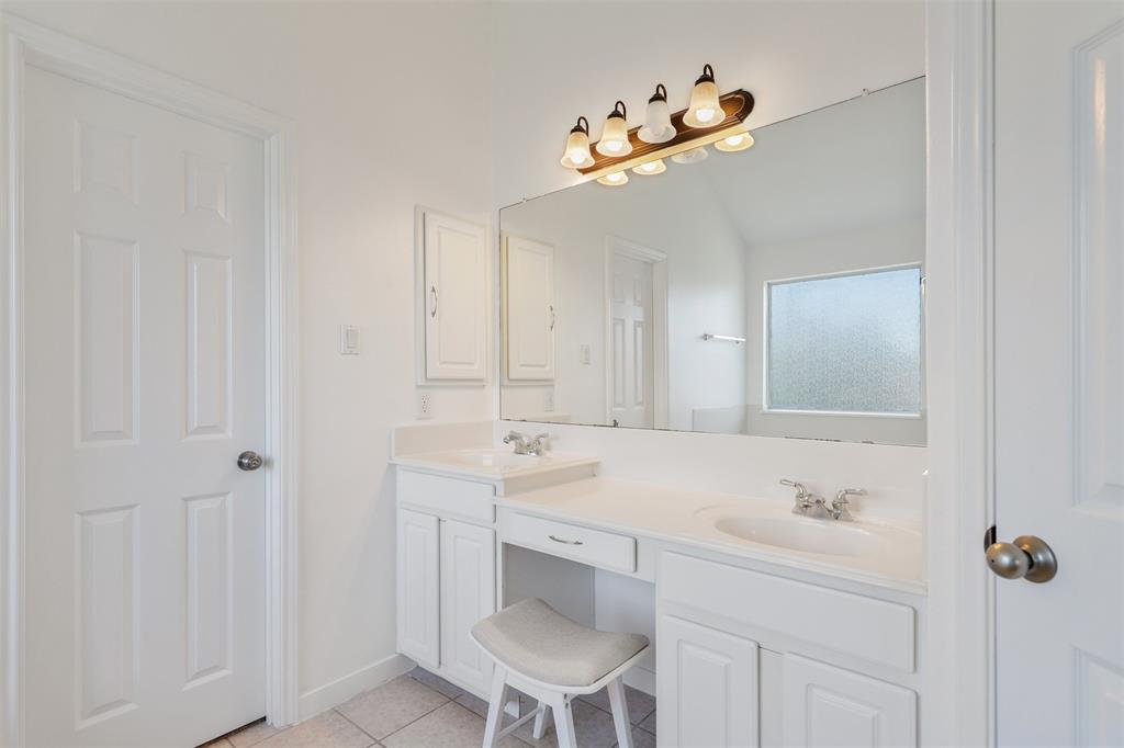2205 2 Rocky Cove Court, Pearland, Texas 77584, 4 Bedrooms Bedrooms, 12 Rooms Rooms,2 BathroomsBathrooms,Single-family,For Sale,Rocky Cove,62582825
