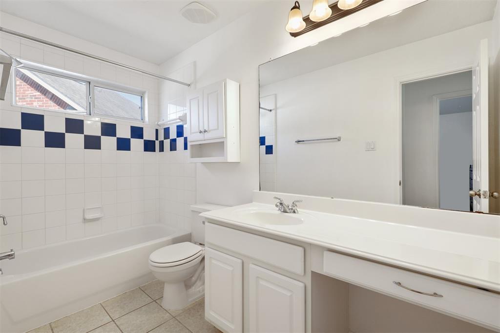 2205 2 Rocky Cove Court, Pearland, Texas 77584, 4 Bedrooms Bedrooms, 12 Rooms Rooms,2 BathroomsBathrooms,Single-family,For Sale,Rocky Cove,62582825