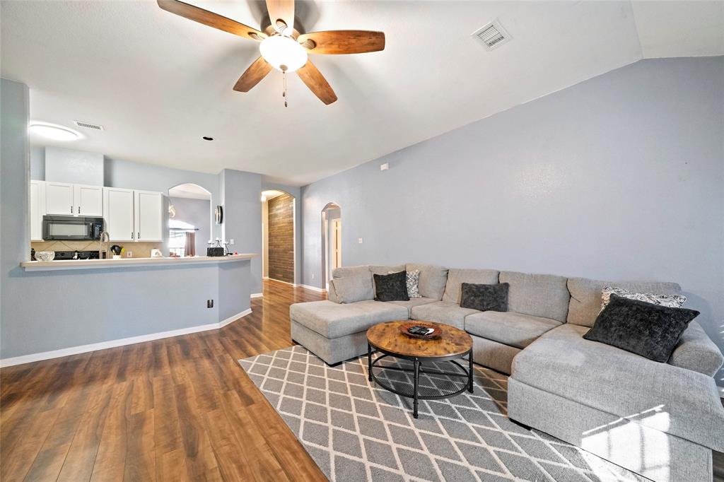 12207 1 Browning Drive, Montgomery, Texas 77356, 4 Bedrooms Bedrooms, 9 Rooms Rooms,2 BathroomsBathrooms,Single-family,For Sale,Browning,62089973
