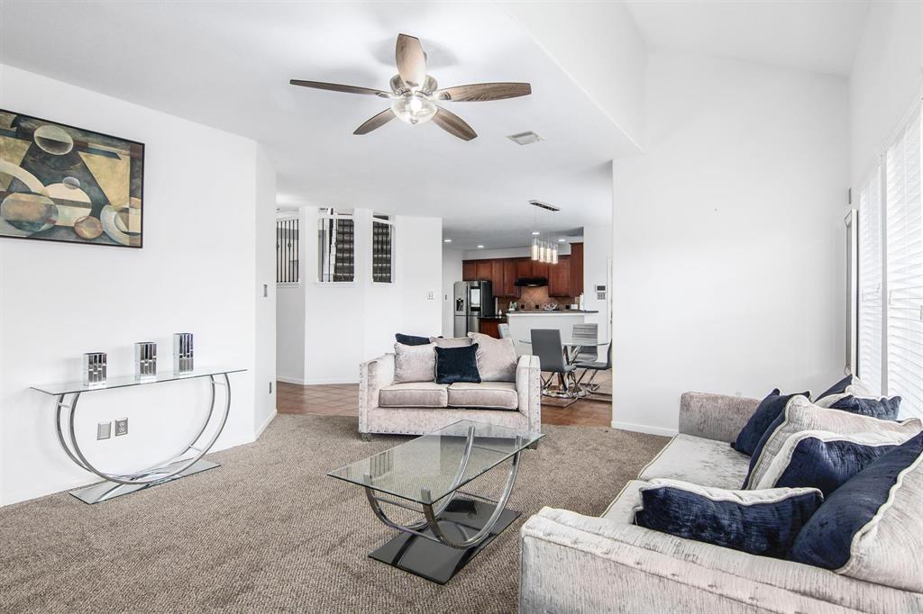 13801 2 Cove Landing Lane, Rosharon, Texas 77583, 5 Bedrooms Bedrooms, 9 Rooms Rooms,3 BathroomsBathrooms,Single-family,For Sale,Cove Landing,63541040