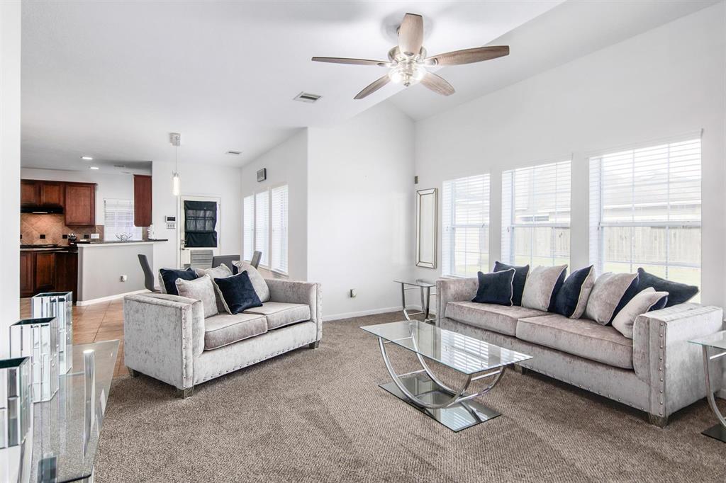 13801 2 Cove Landing Lane, Rosharon, Texas 77583, 5 Bedrooms Bedrooms, 9 Rooms Rooms,3 BathroomsBathrooms,Single-family,For Sale,Cove Landing,63541040