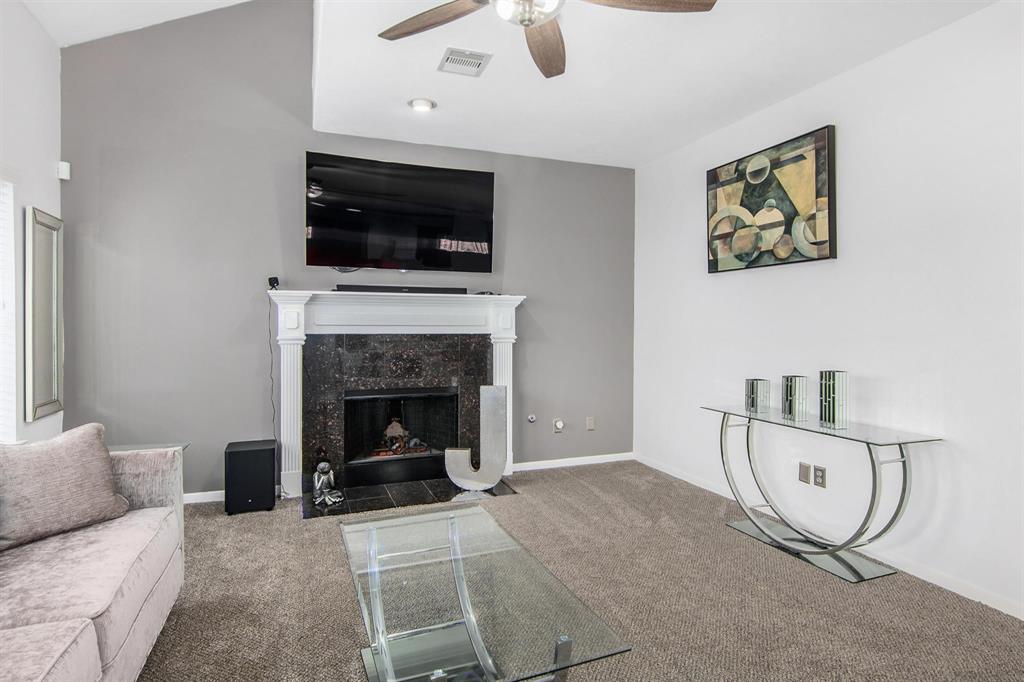 13801 2 Cove Landing Lane, Rosharon, Texas 77583, 5 Bedrooms Bedrooms, 9 Rooms Rooms,3 BathroomsBathrooms,Single-family,For Sale,Cove Landing,63541040
