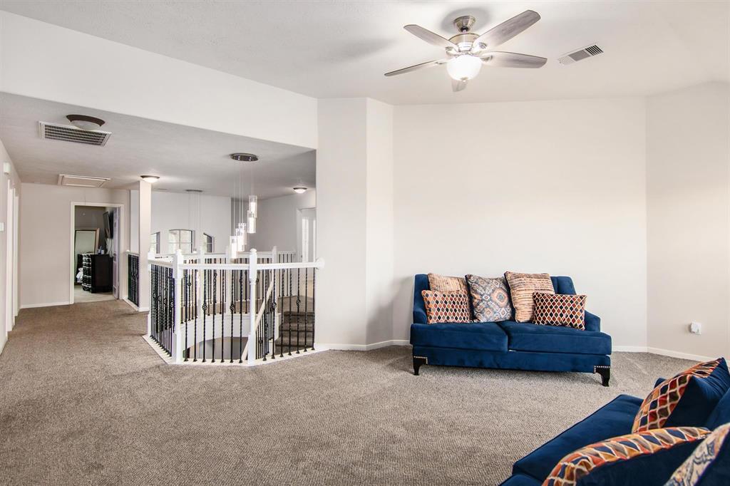 13801 2 Cove Landing Lane, Rosharon, Texas 77583, 5 Bedrooms Bedrooms, 9 Rooms Rooms,3 BathroomsBathrooms,Single-family,For Sale,Cove Landing,63541040