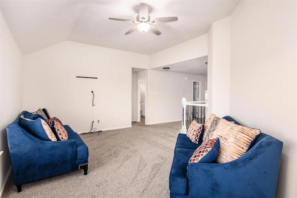 13801 2 Cove Landing Lane, Rosharon, Texas 77583, 5 Bedrooms Bedrooms, 9 Rooms Rooms,3 BathroomsBathrooms,Single-family,For Sale,Cove Landing,63541040