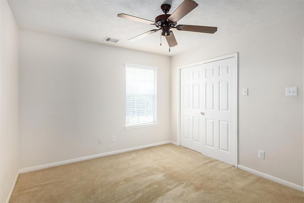 13801 2 Cove Landing Lane, Rosharon, Texas 77583, 5 Bedrooms Bedrooms, 9 Rooms Rooms,3 BathroomsBathrooms,Single-family,For Sale,Cove Landing,63541040
