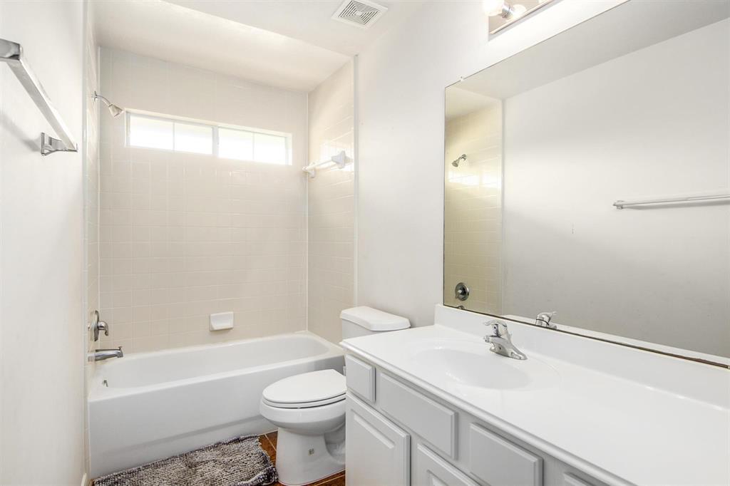 13801 2 Cove Landing Lane, Rosharon, Texas 77583, 5 Bedrooms Bedrooms, 9 Rooms Rooms,3 BathroomsBathrooms,Single-family,For Sale,Cove Landing,63541040
