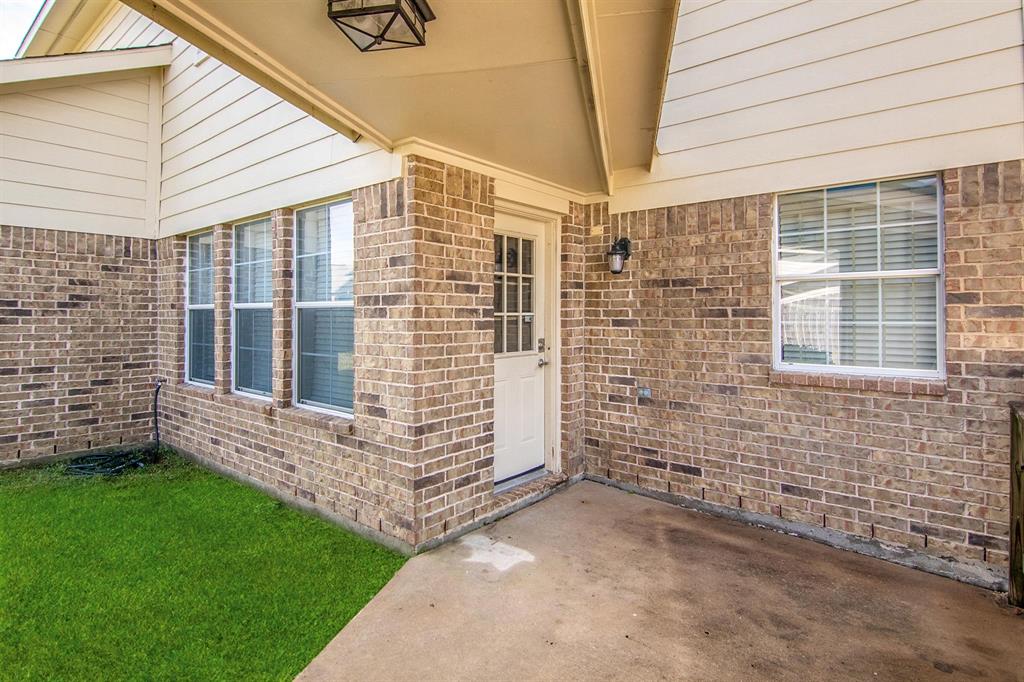 13801 2 Cove Landing Lane, Rosharon, Texas 77583, 5 Bedrooms Bedrooms, 9 Rooms Rooms,3 BathroomsBathrooms,Single-family,For Sale,Cove Landing,63541040