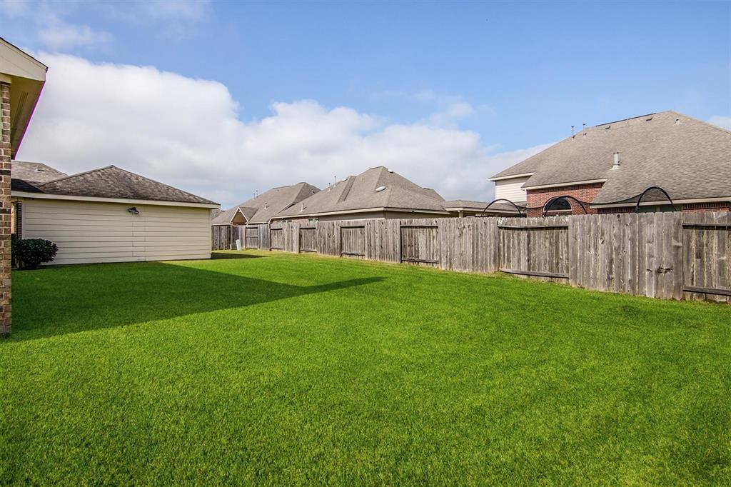 13801 2 Cove Landing Lane, Rosharon, Texas 77583, 5 Bedrooms Bedrooms, 9 Rooms Rooms,3 BathroomsBathrooms,Single-family,For Sale,Cove Landing,63541040