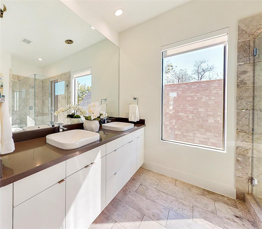 1436 3 W 24th St, Houston, Texas 77008, 3 Bedrooms Bedrooms, 3 Rooms Rooms,3 BathroomsBathrooms,Single-family,For Sale,W 24th St,65586865