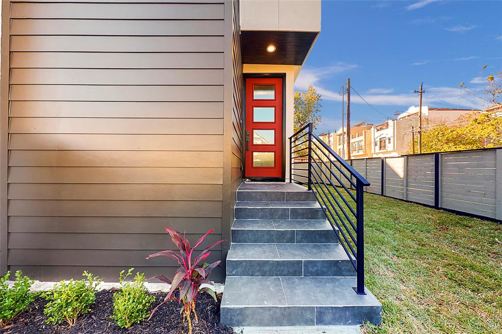 1436 3 W 24th St, Houston, Texas 77008, 3 Bedrooms Bedrooms, 3 Rooms Rooms,3 BathroomsBathrooms,Single-family,For Sale,W 24th St,65586865