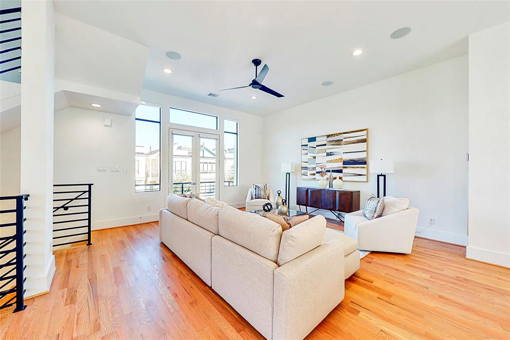1436 3 W 24th St, Houston, Texas 77008, 3 Bedrooms Bedrooms, 3 Rooms Rooms,3 BathroomsBathrooms,Single-family,For Sale,W 24th St,65586865